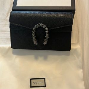 Gucci Dionysus leather super mini bag. Comes with a dust bag and box.